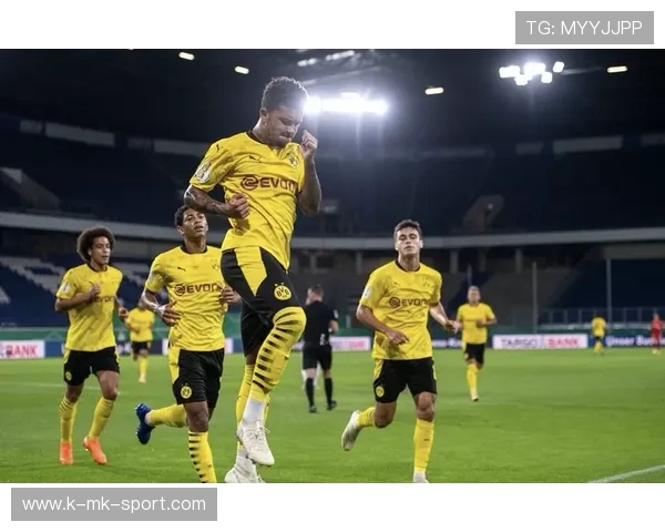 多特雷纳突破之后妙传中路成功破门：战术解码与场景化体验